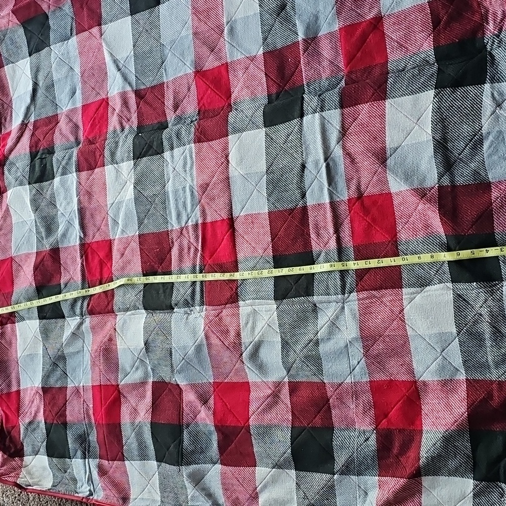 Cushion/throw blanket